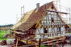 Die Dachdeckung erfolgte mit alten handgestrichenen Biberschwanzziegeln als Doppeldach.